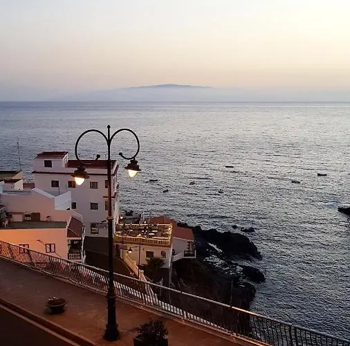 Apartment With Balcony In Santiago Del Teide 40 M² With Sea View